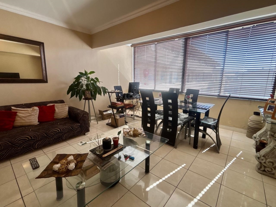 2 Bedroom Property for Sale in Goodwood Central Western Cape